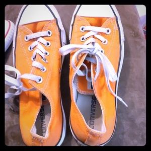 Women's size 9 gently used converse